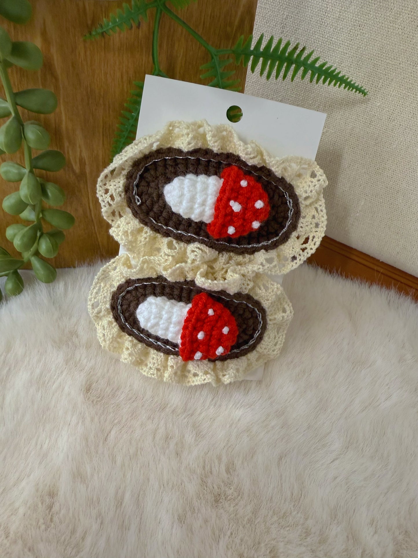 Mushroom Frame Lace Hair Clip
