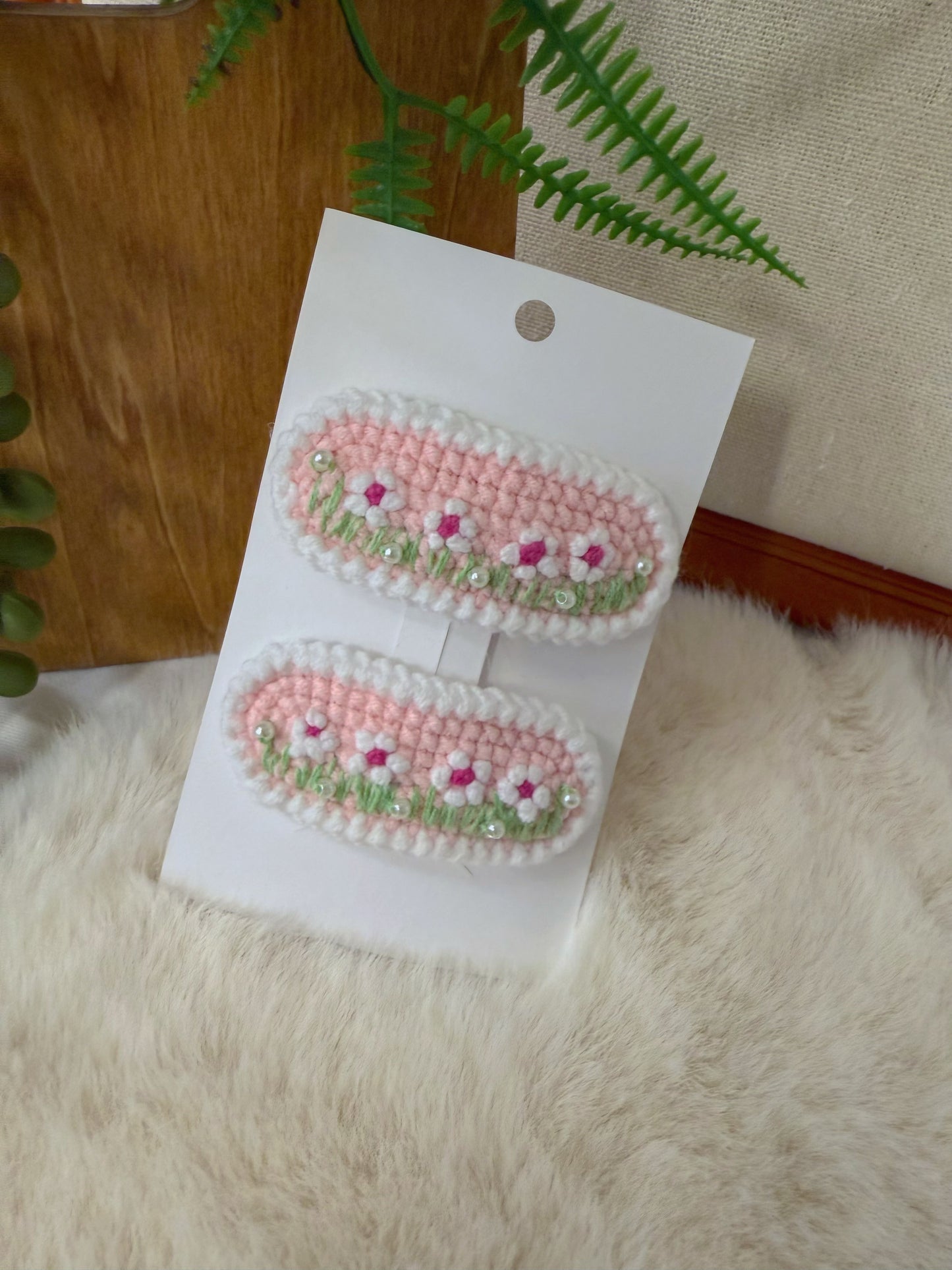 Blush Daisy Field Hair Clip