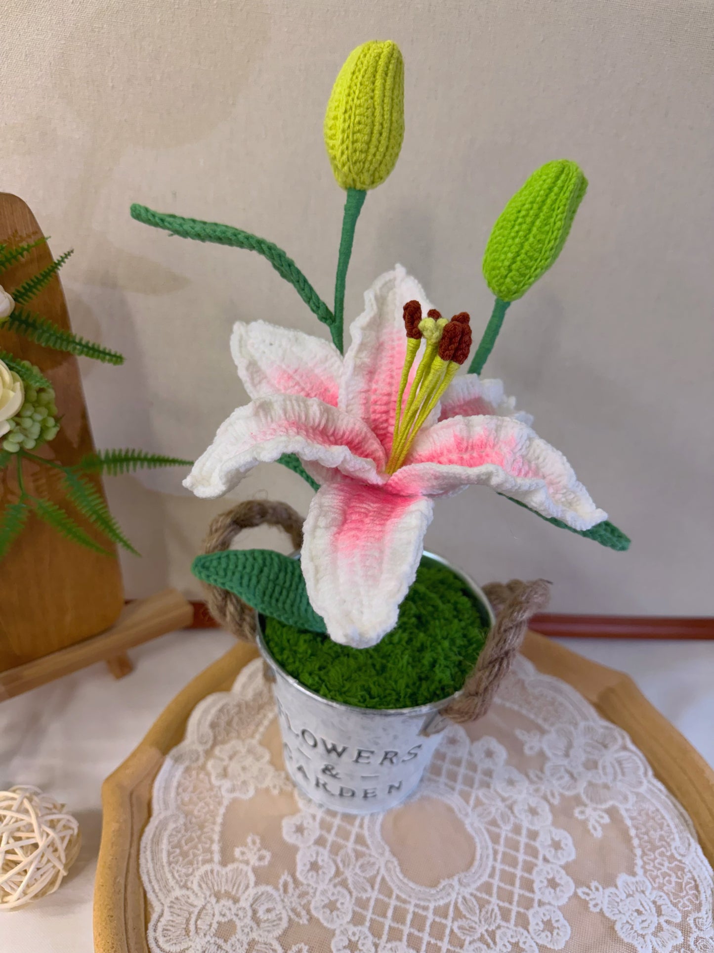 Lily Garden Pot