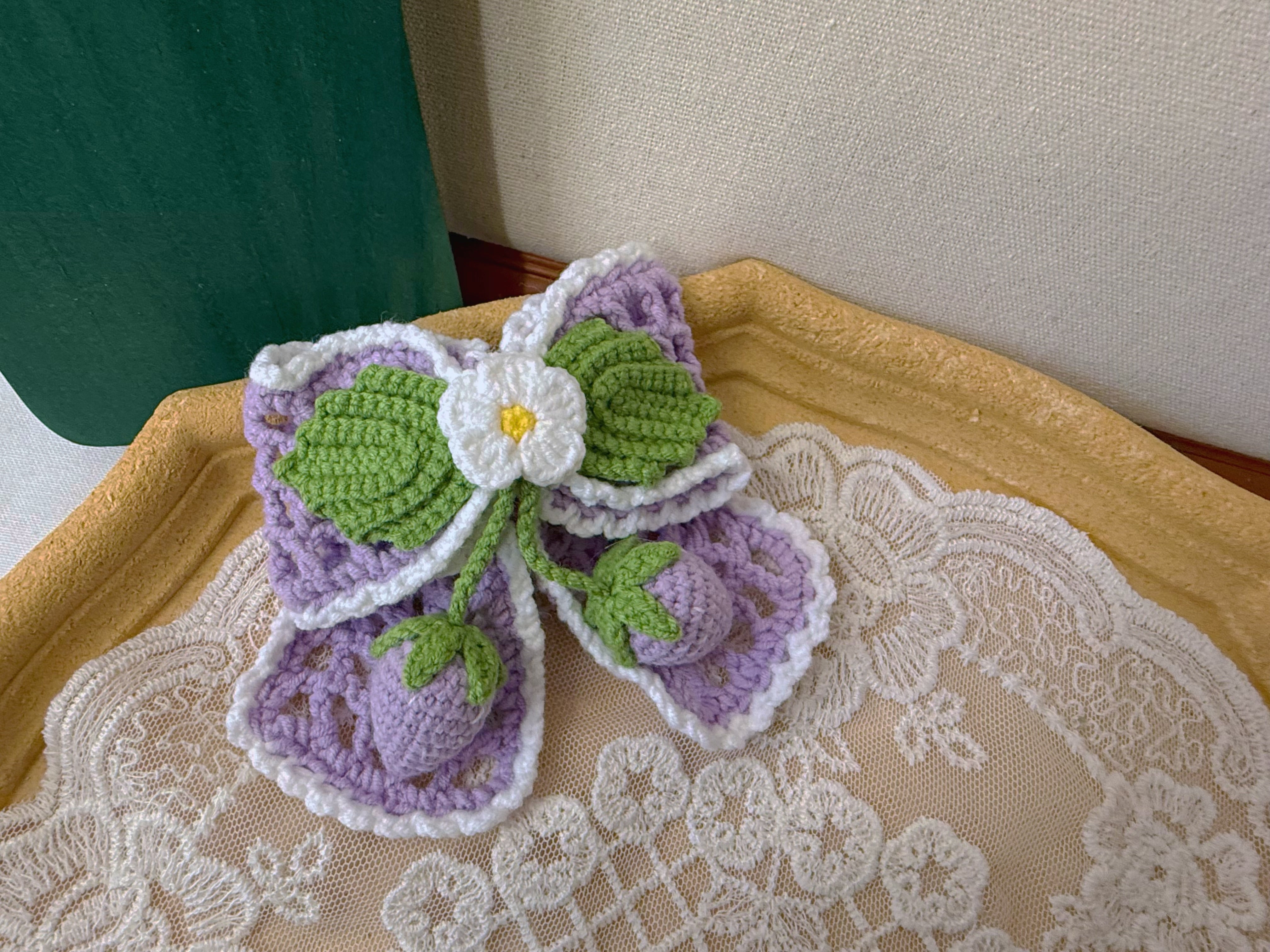 Hollow Bow French Barrette with Strawberry