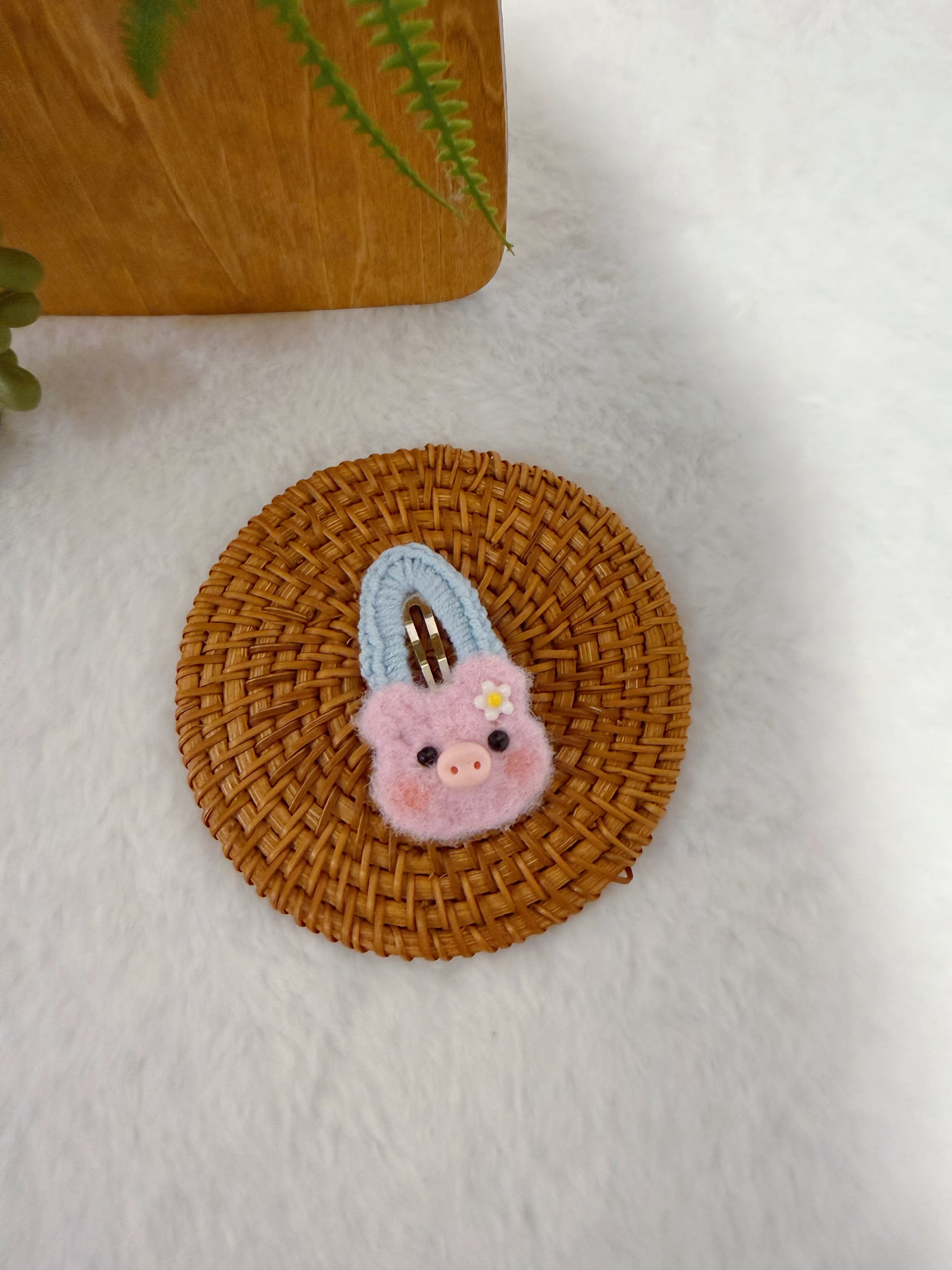 Fluffy Hollow Hair Clip