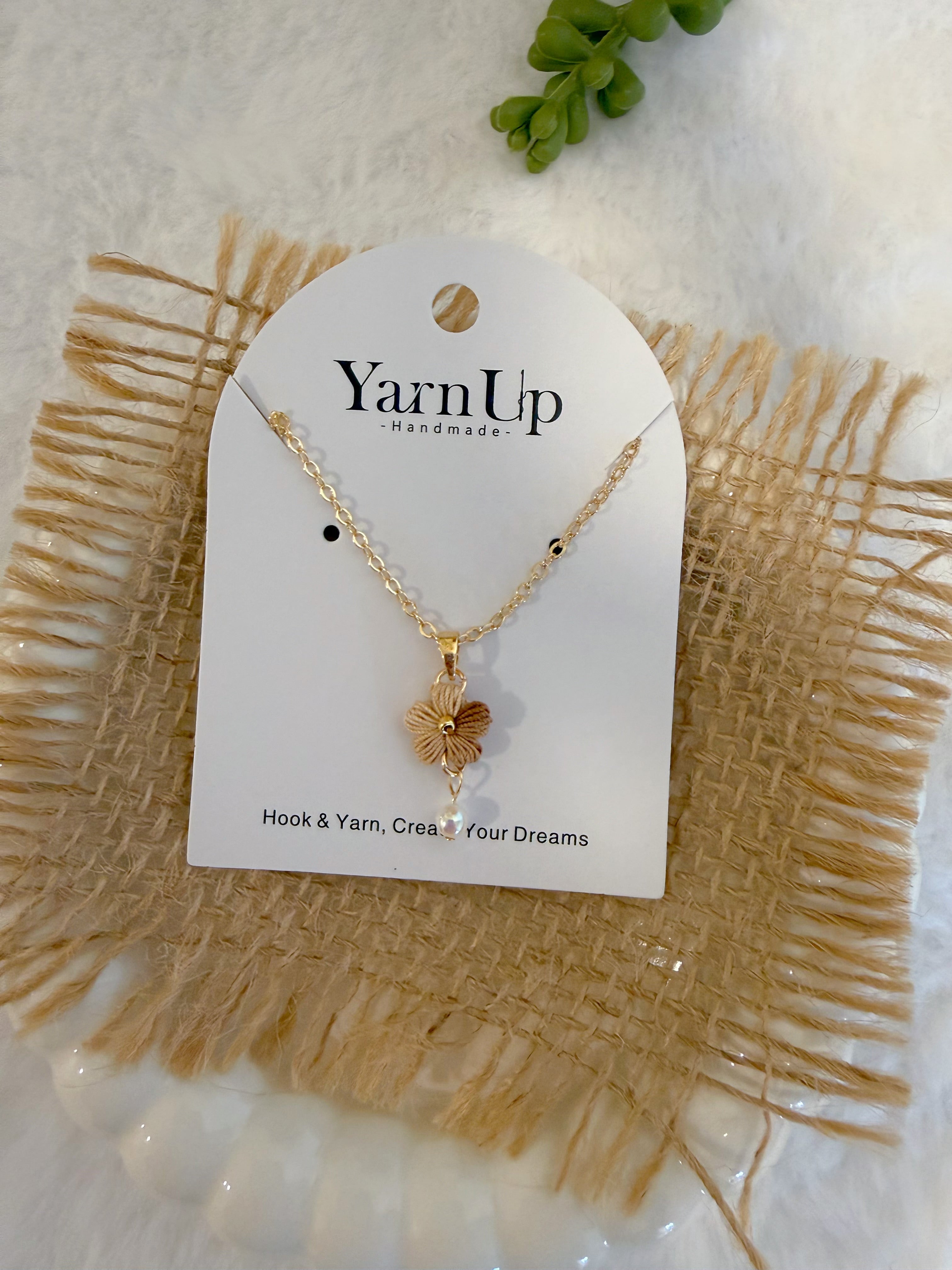 Puff Flower Necklace