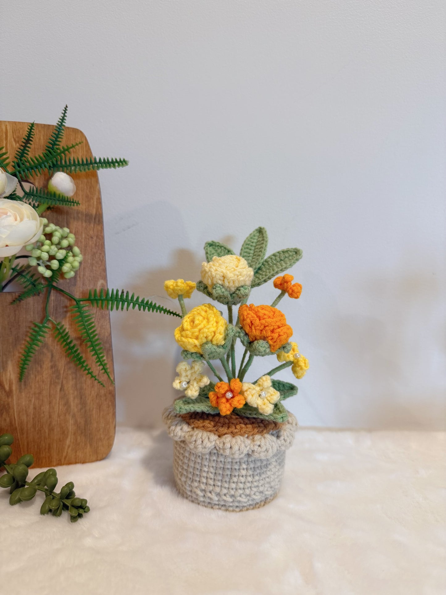 Baby’s Breath & Roses Pot