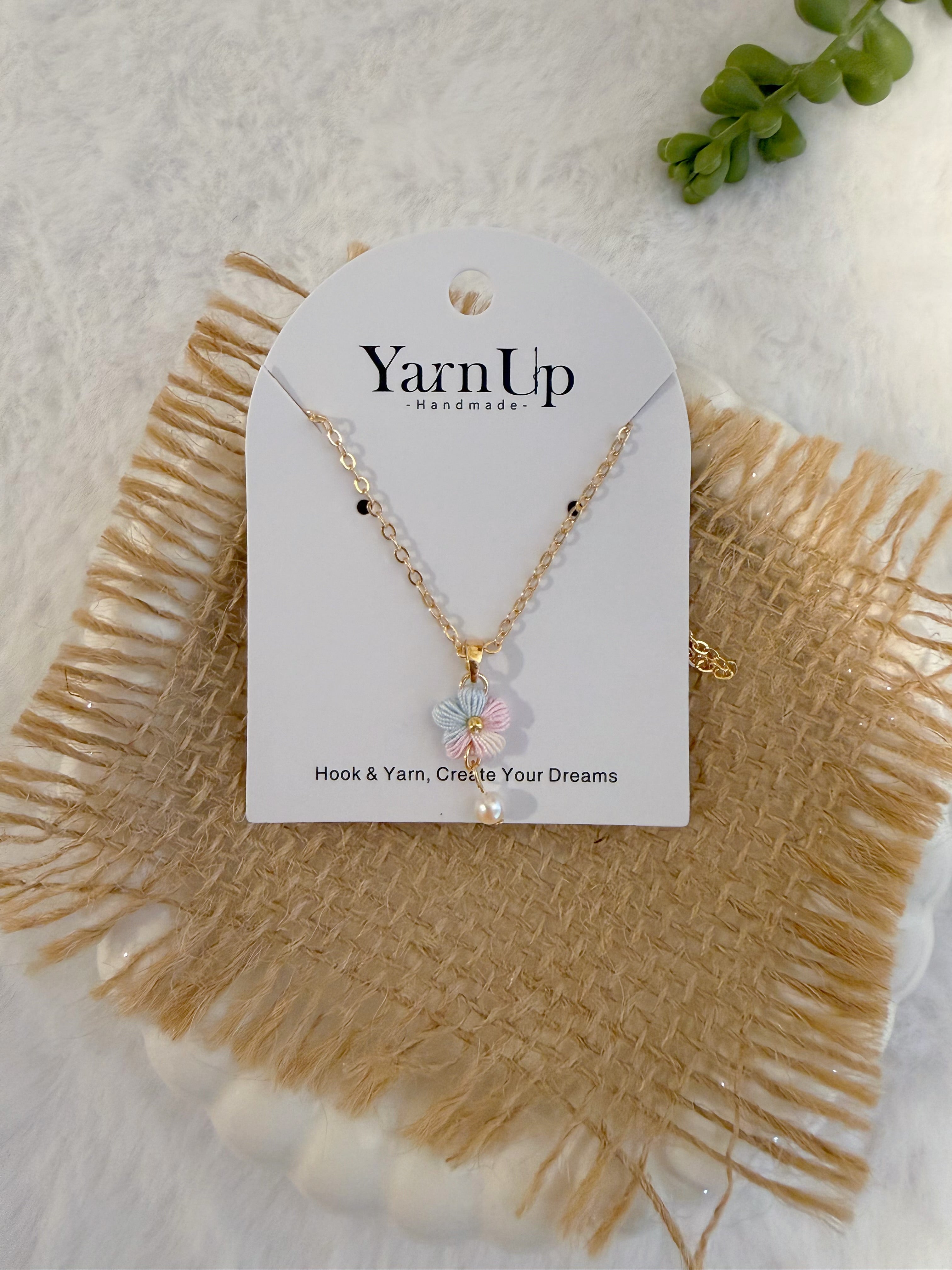 Puff Flower Necklace