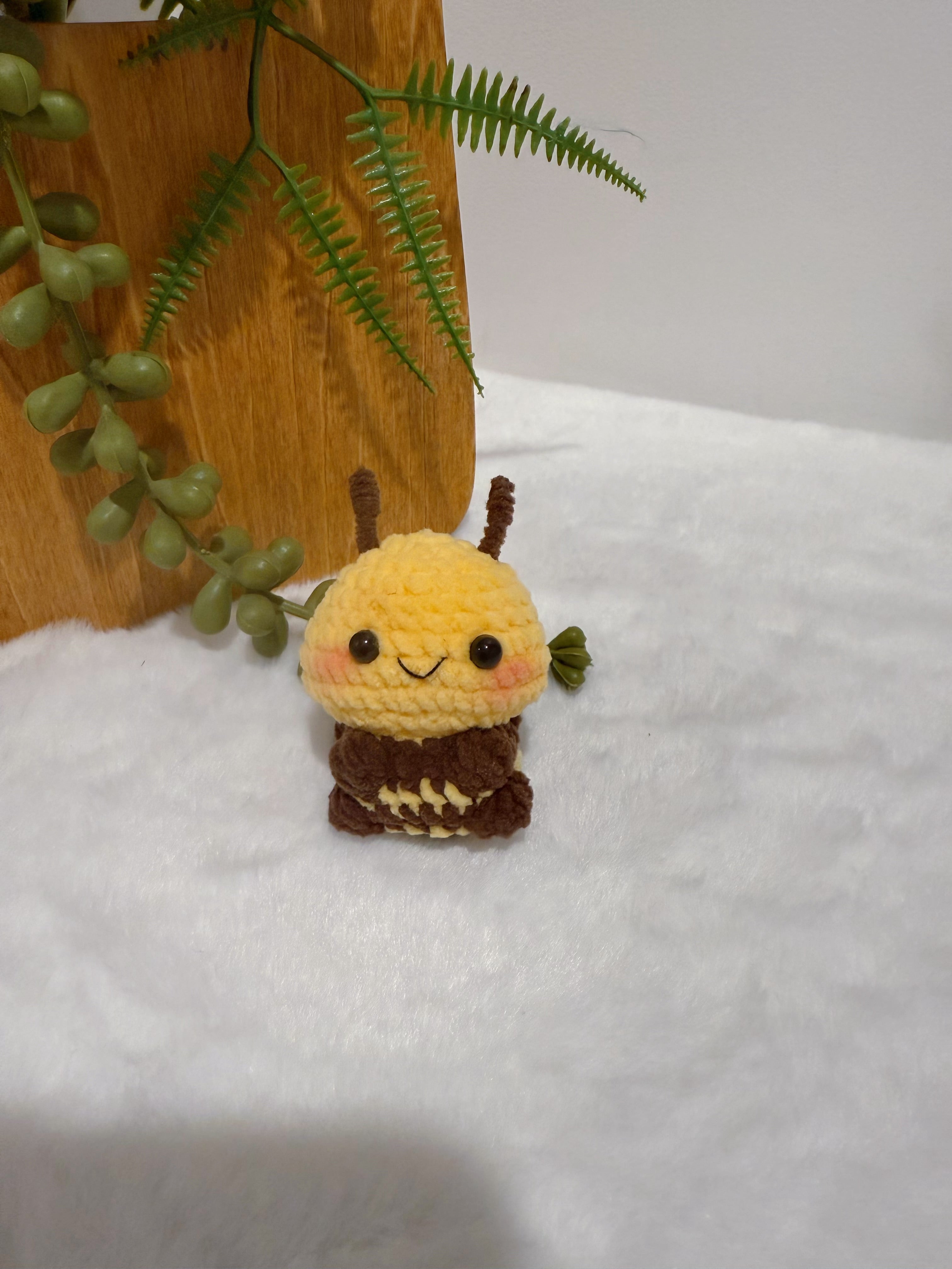 Mochi Bee Key Charm