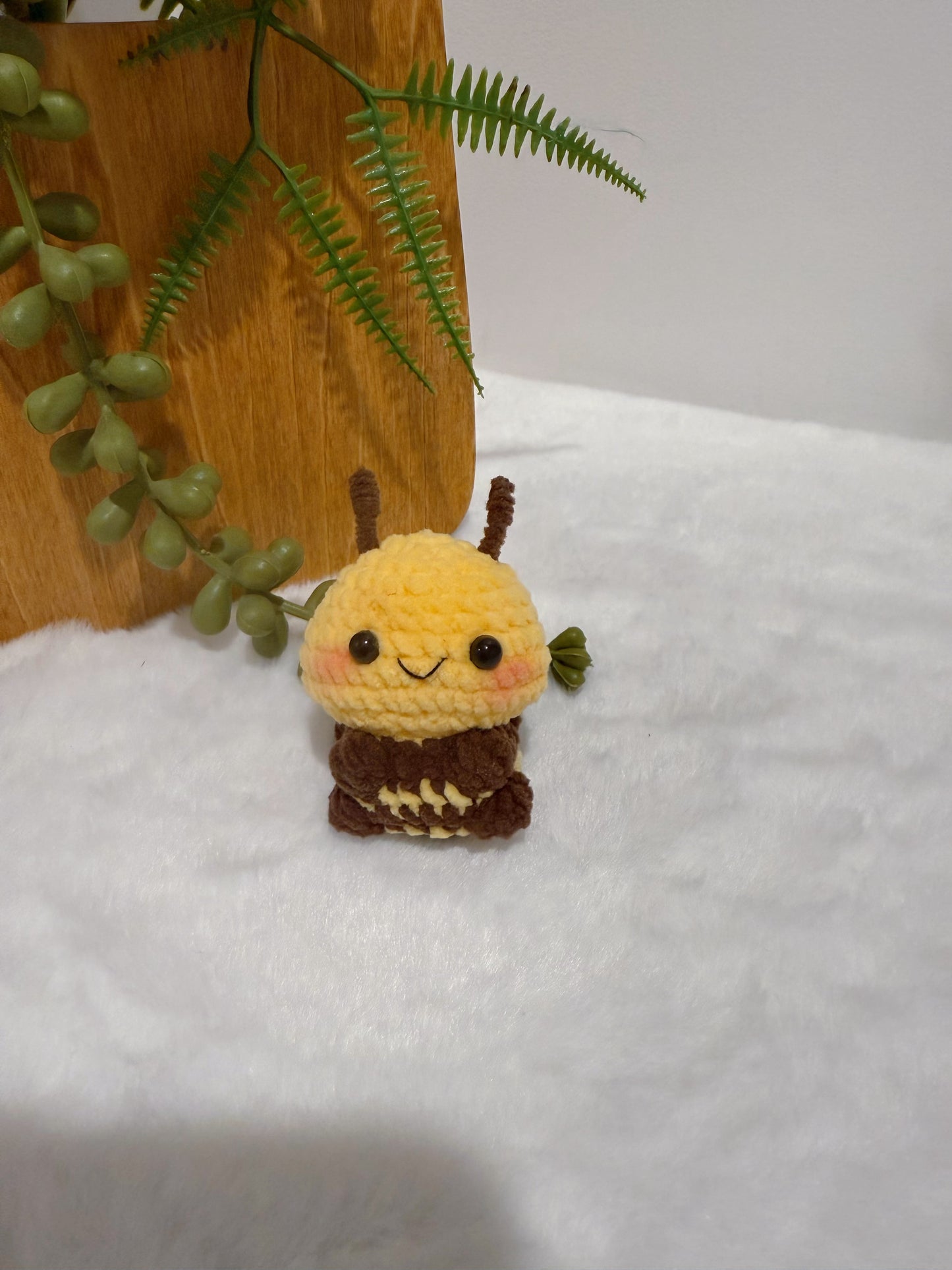 Mochi Bee Key Charm