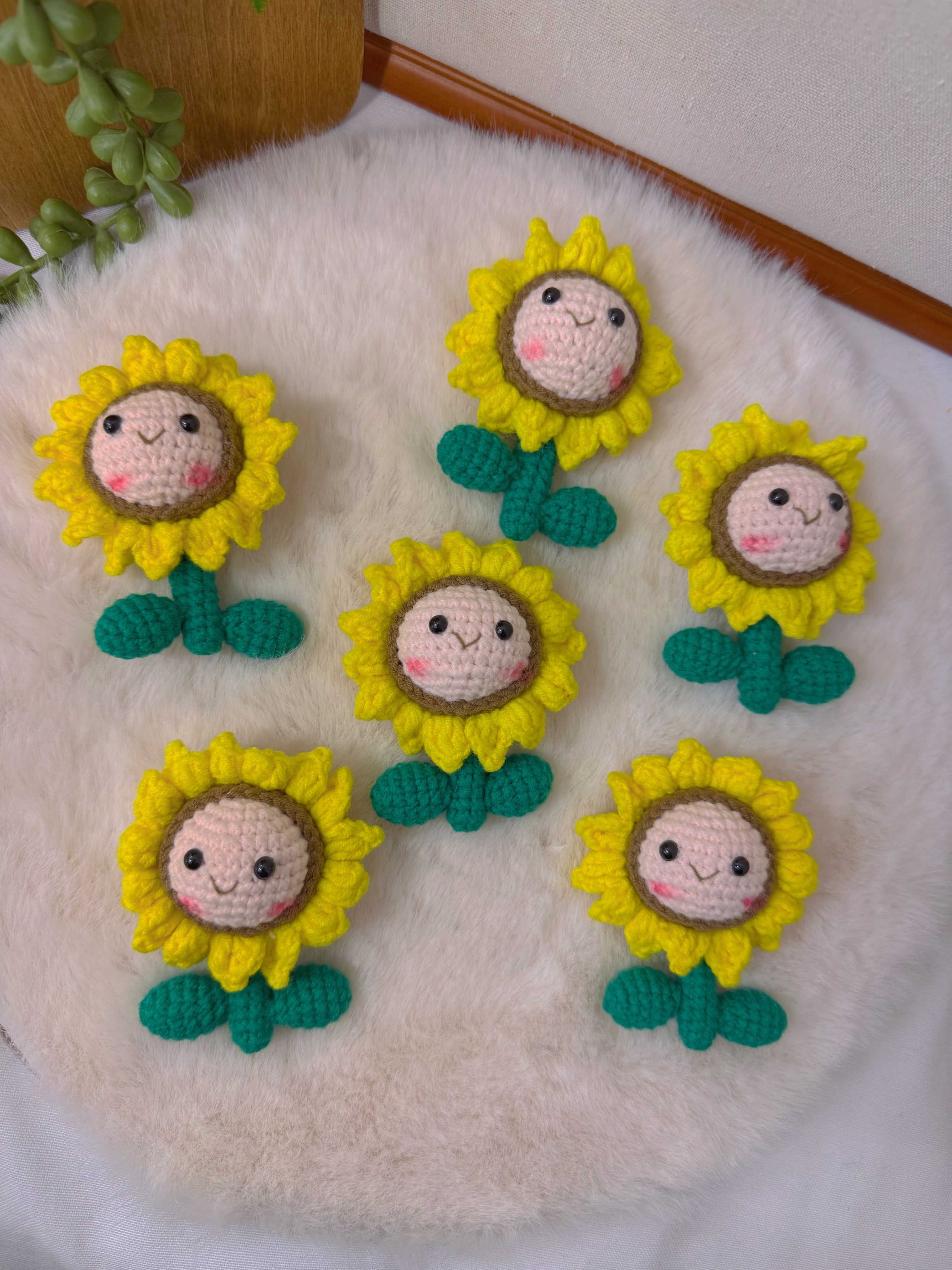 Happy Sunflower Face Keychain
