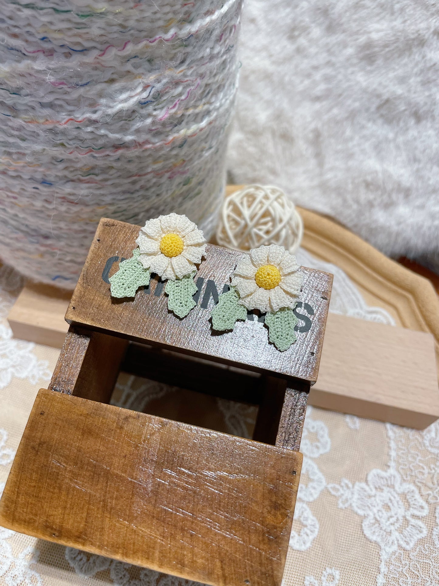 Micro Crochet Creamy Flower Earrings
