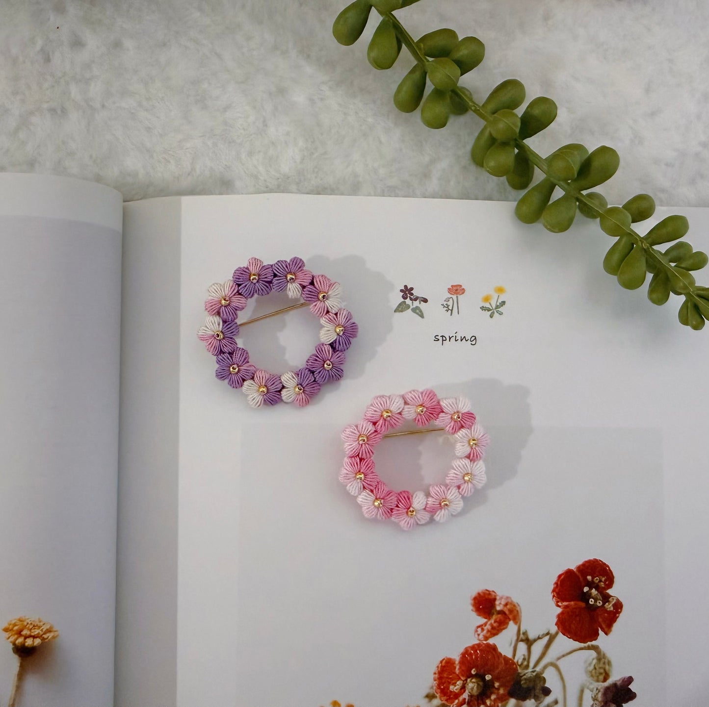 Puff Flowers Wreath Brooch