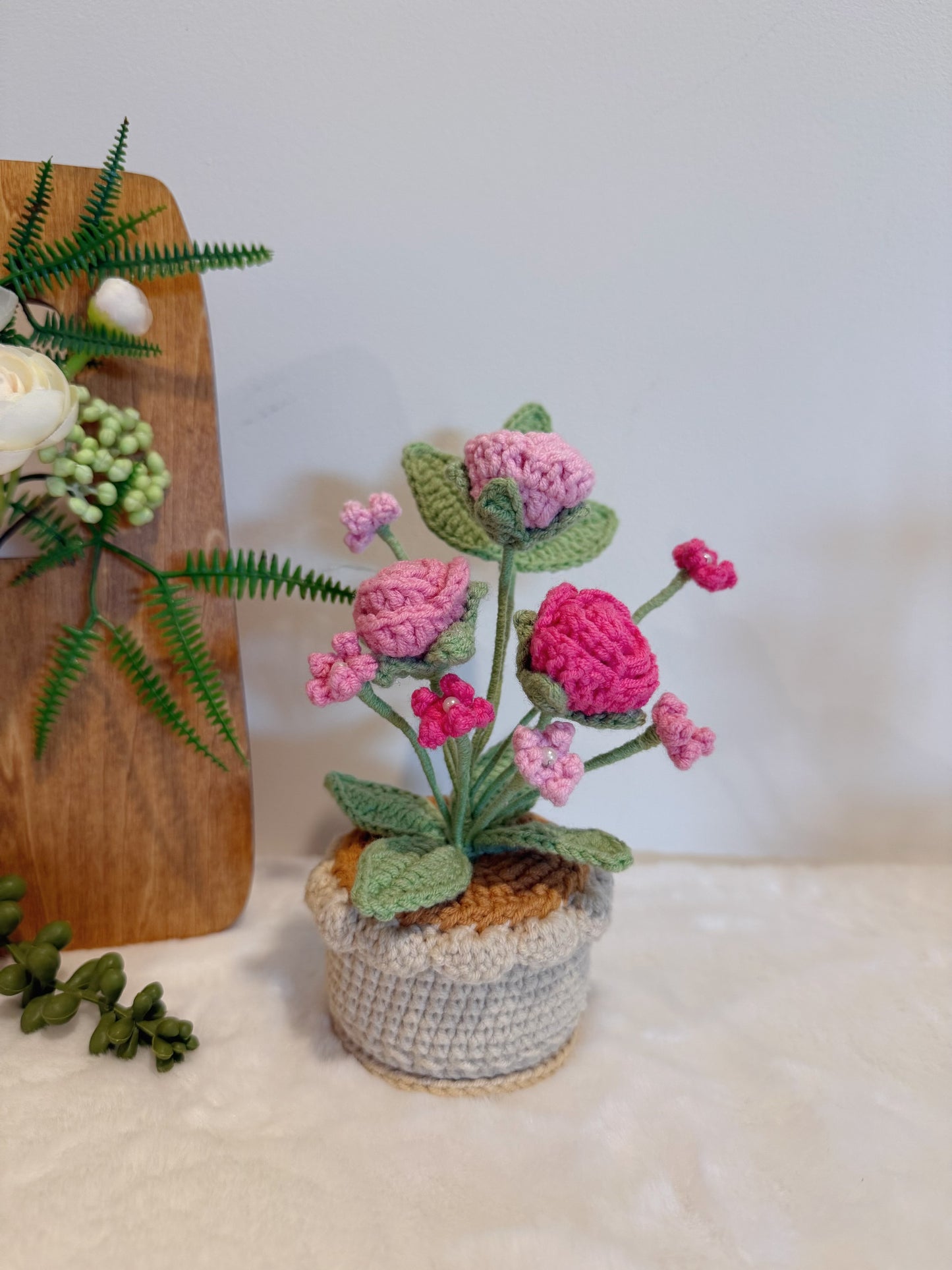 Baby’s Breath & Roses Pot