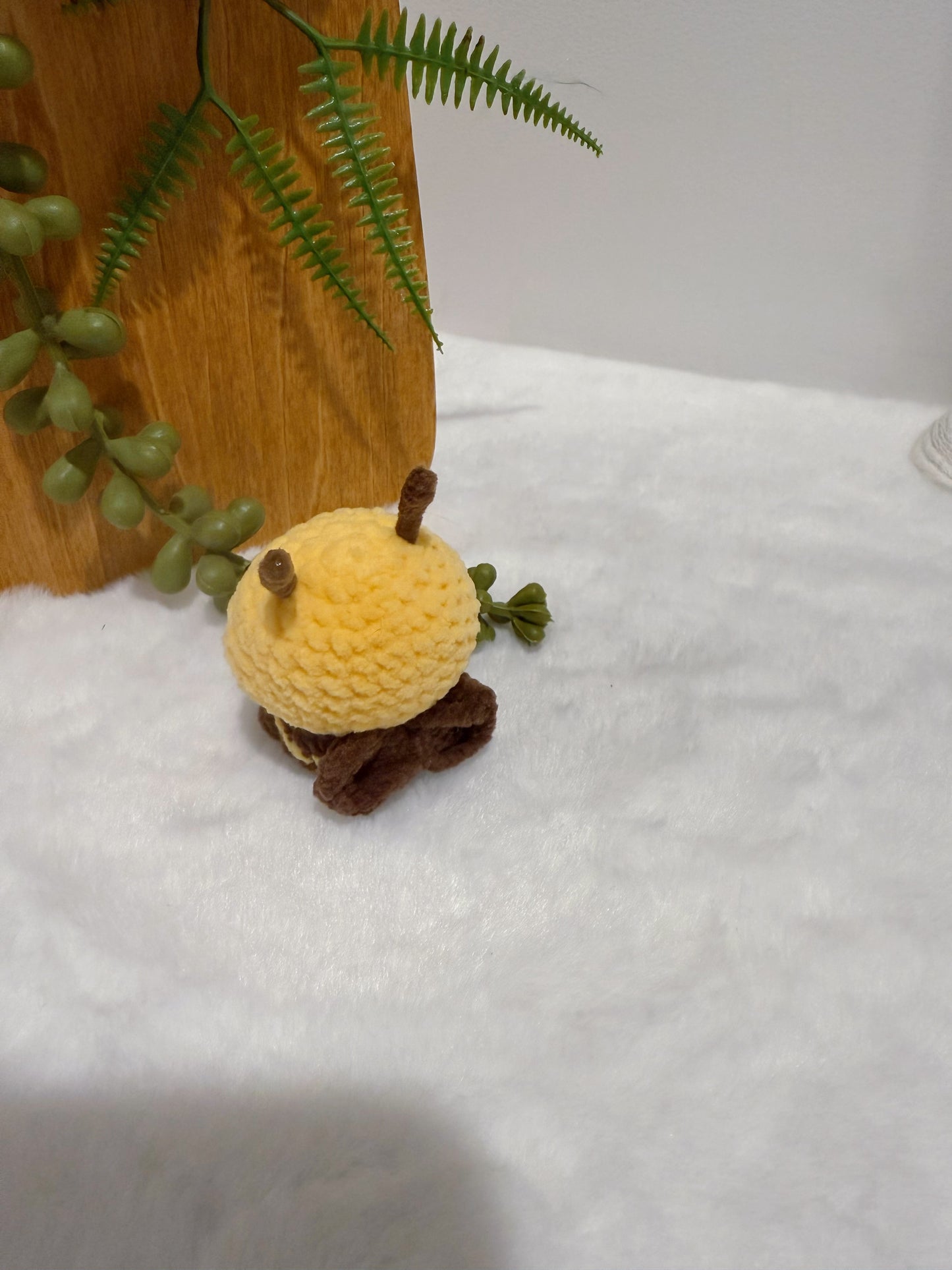 Mochi Bee Key Charm