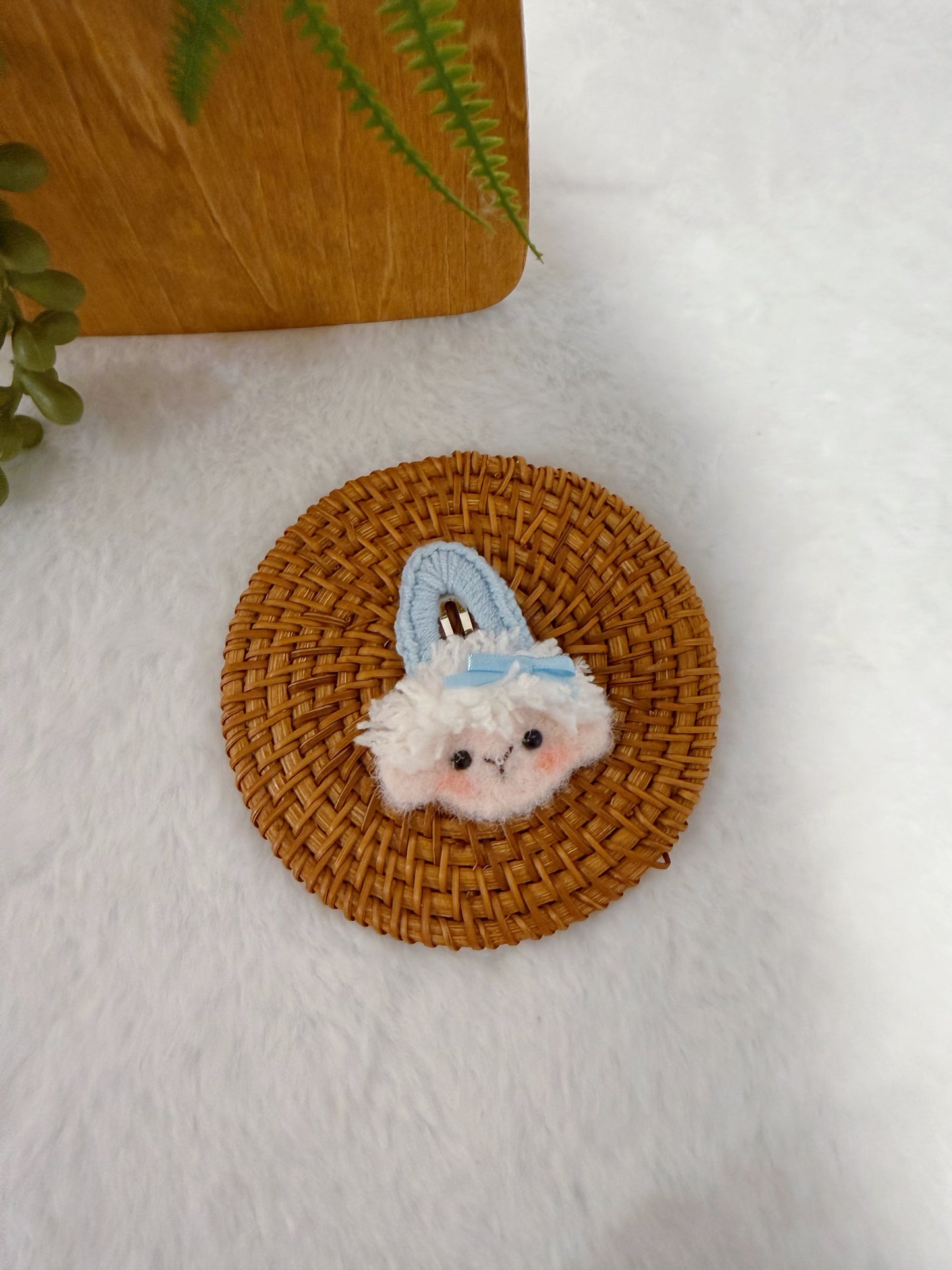 Fluffy Hollow Hair Clip