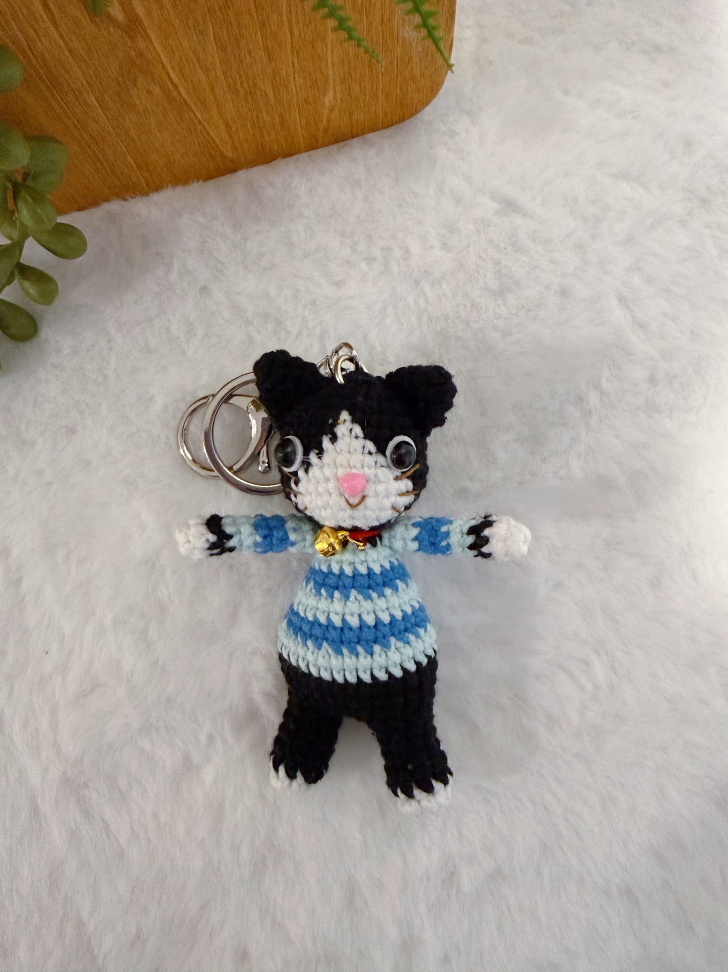 Hug Me Cat Key Charm