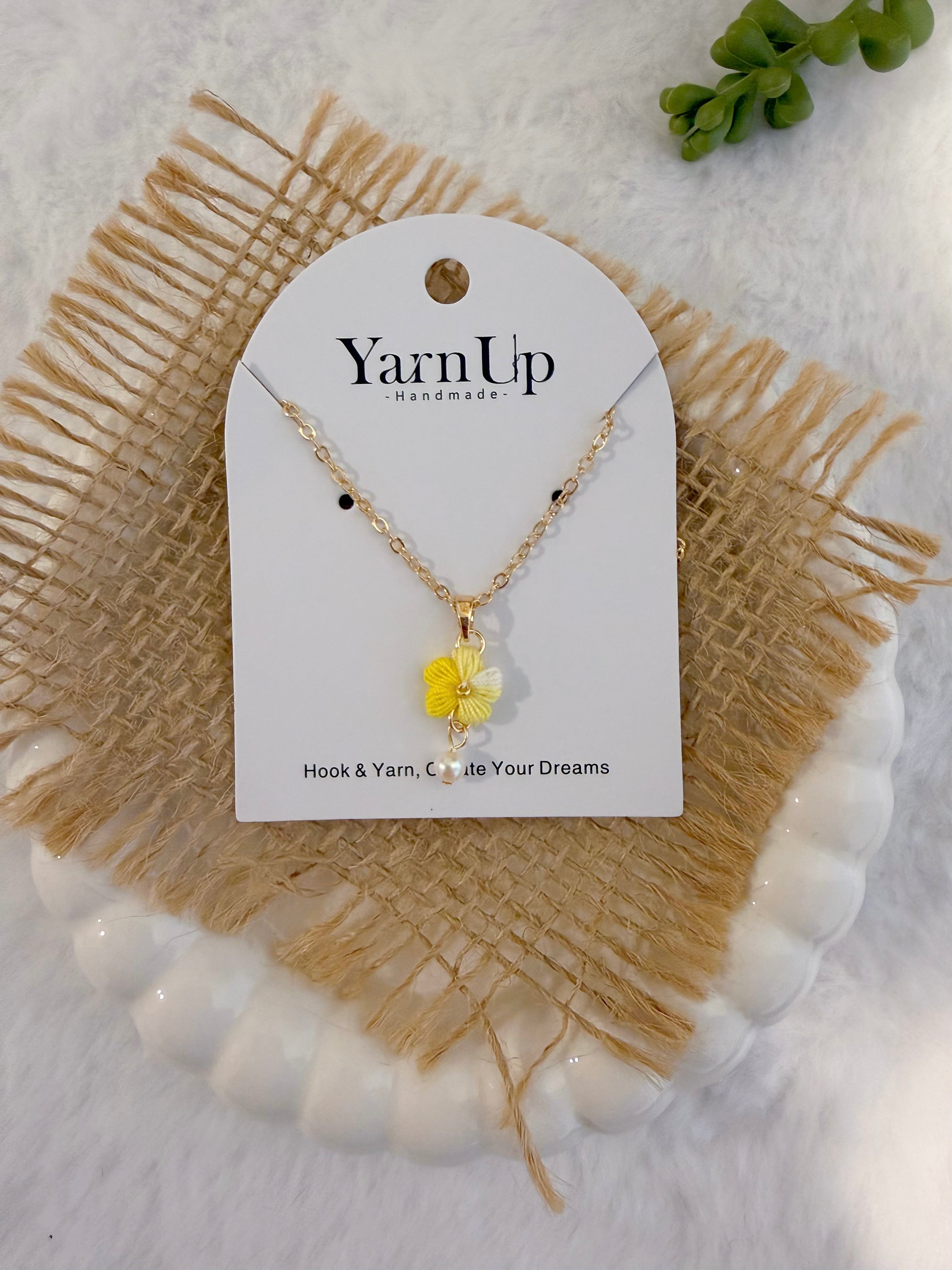 Puff Flower Necklace