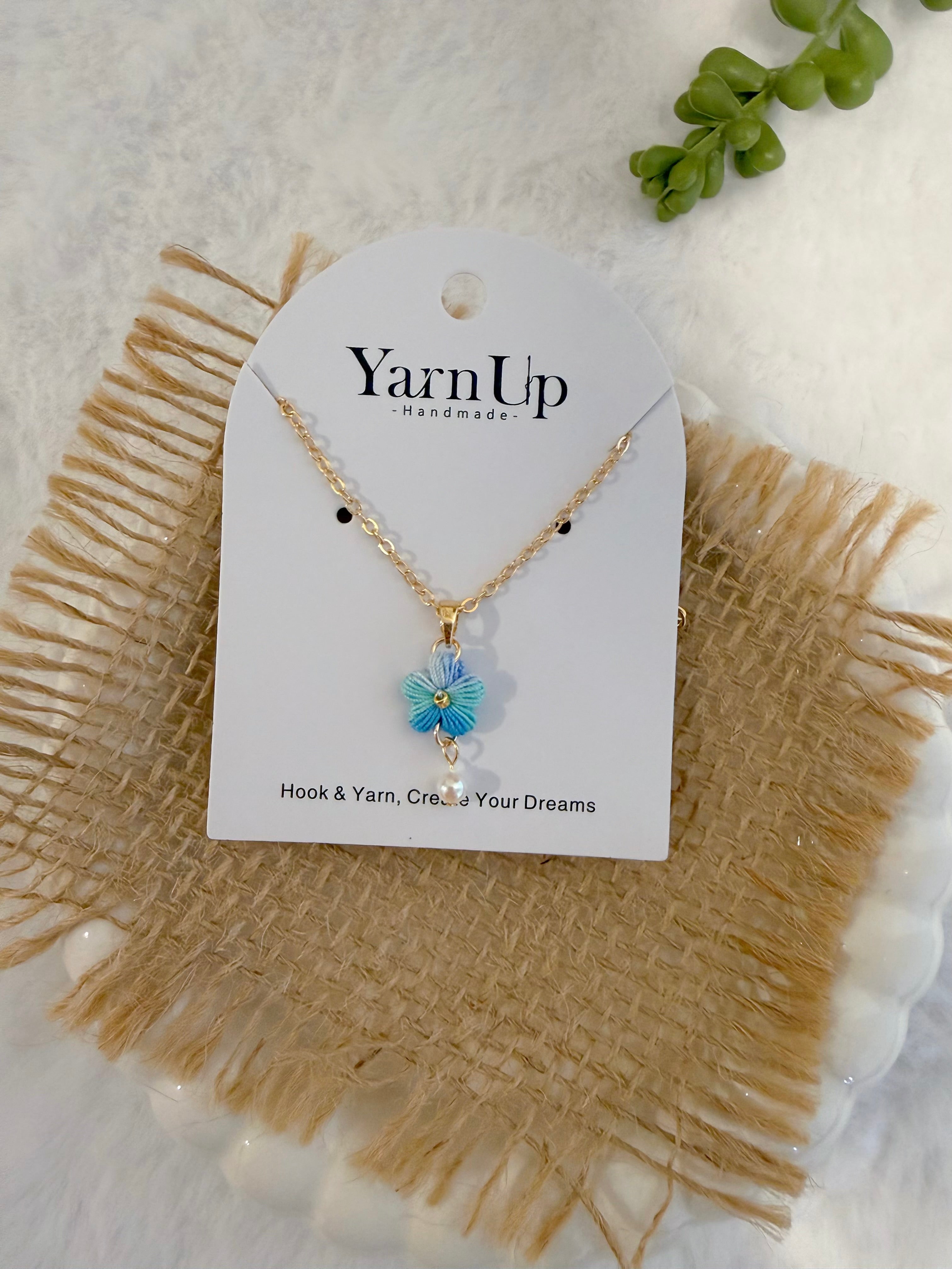 Puff Flower Necklace