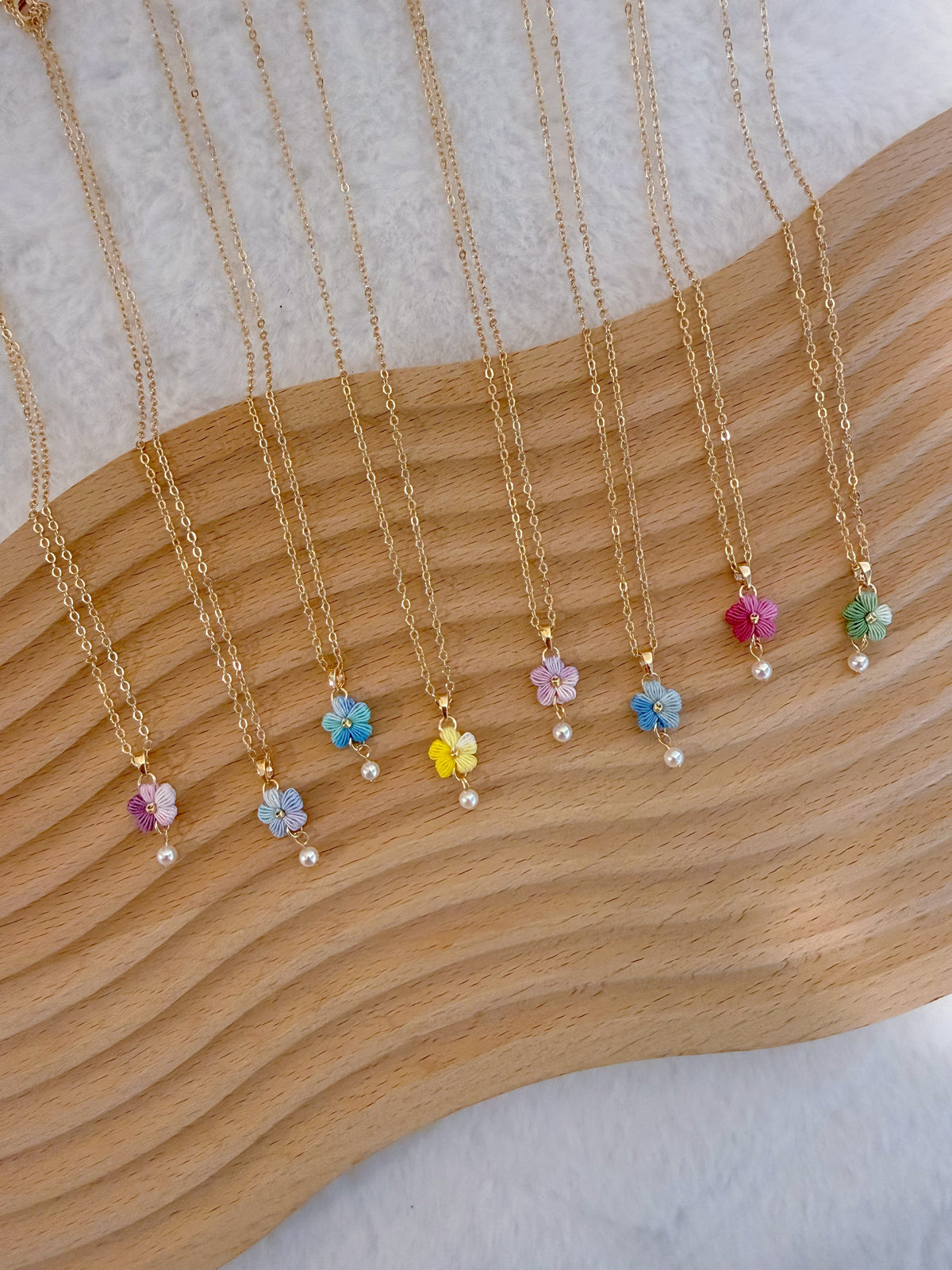 Puff Flower Necklace