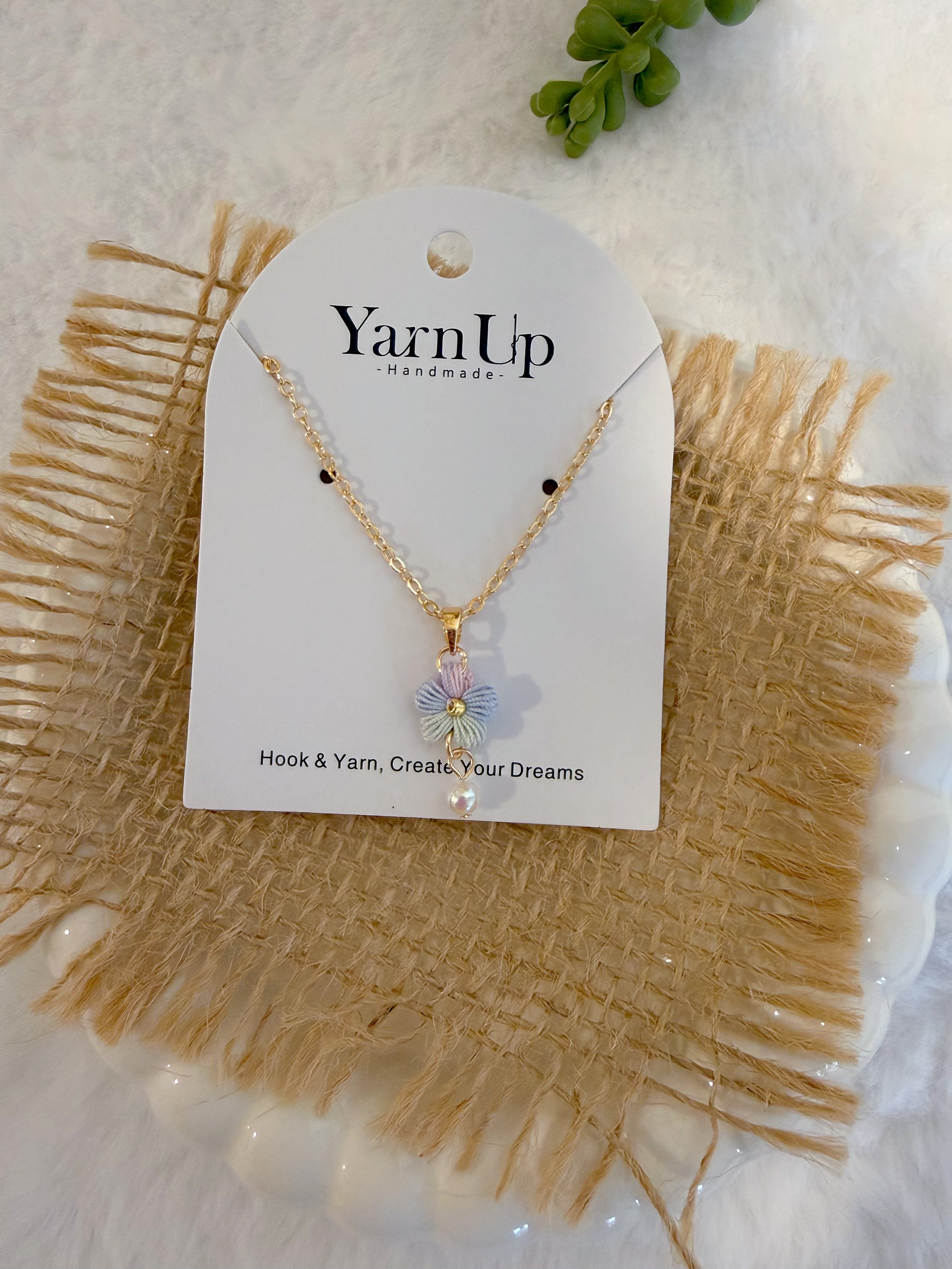 Puff Flower Necklace