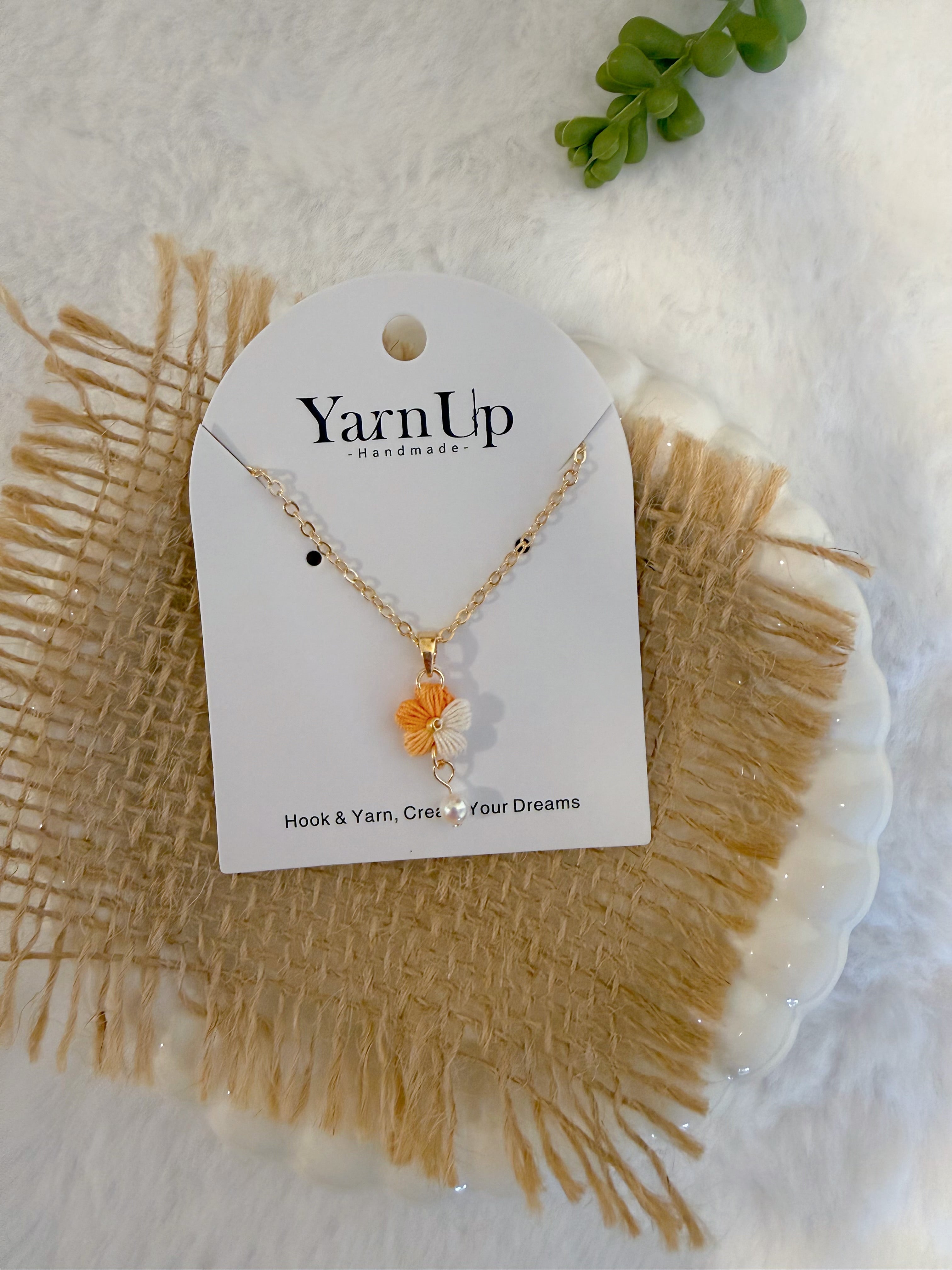 Puff Flower Necklace