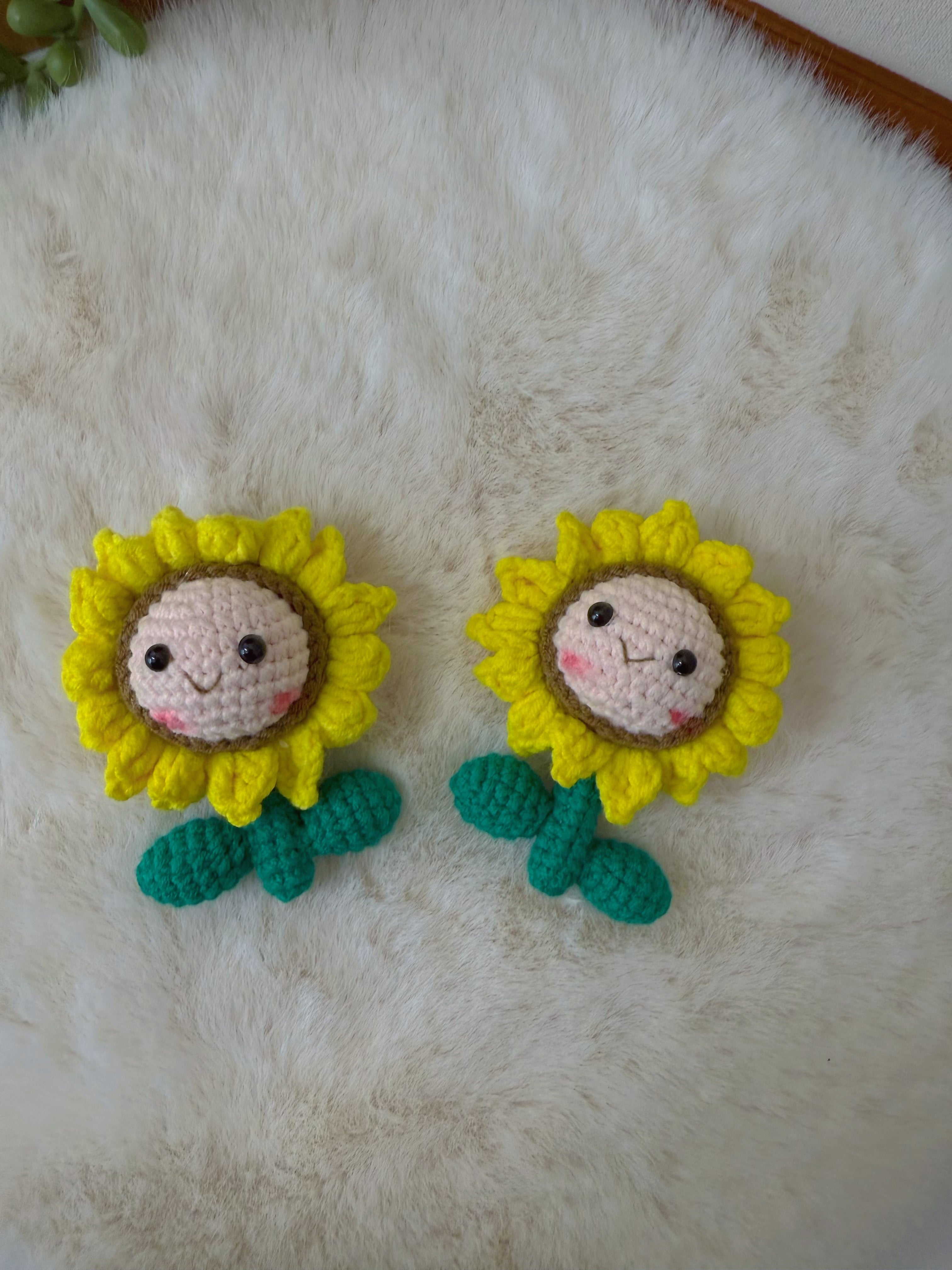 Happy Sunflower Face Keychain