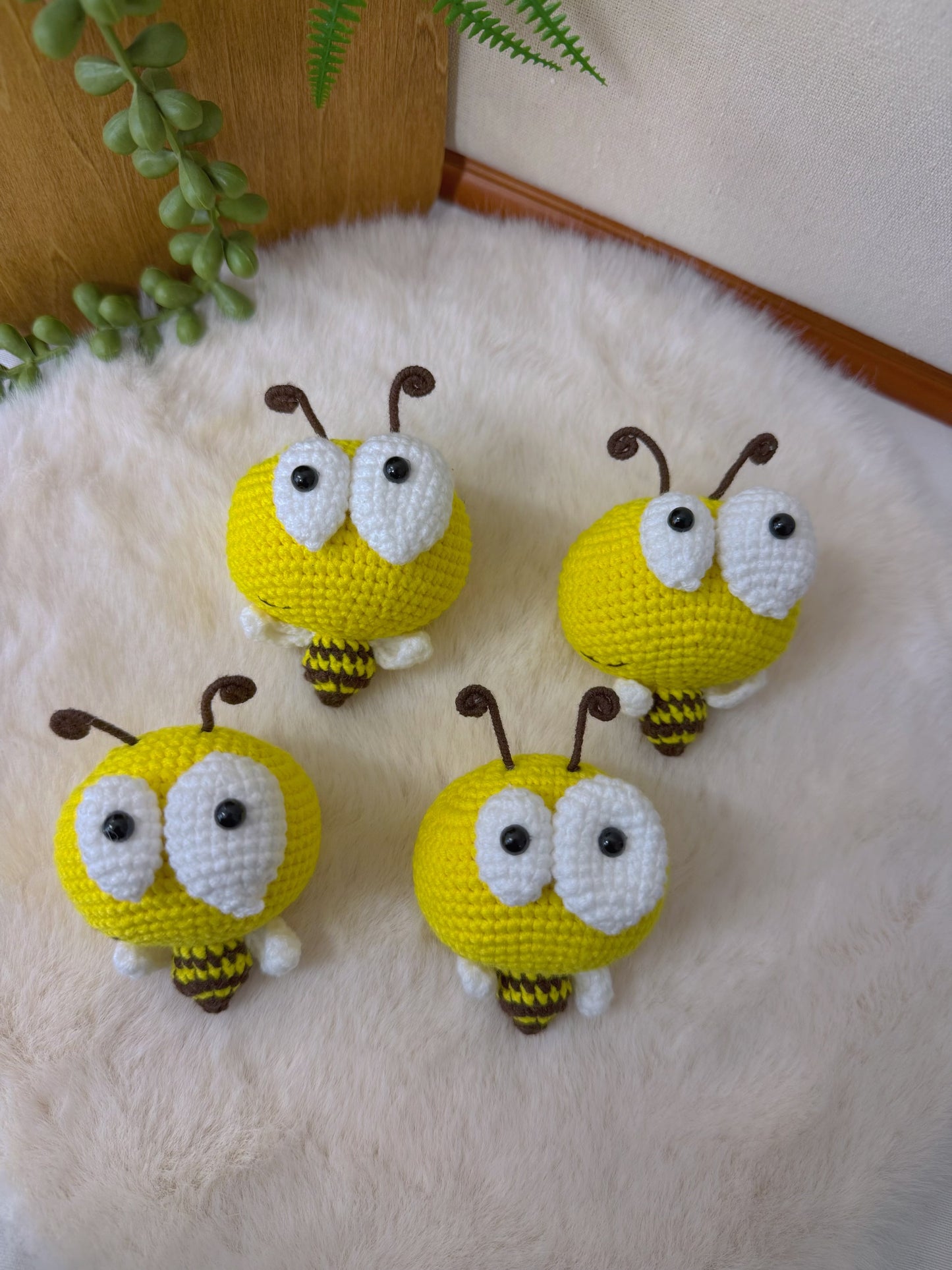 Funny Bee Key Charm