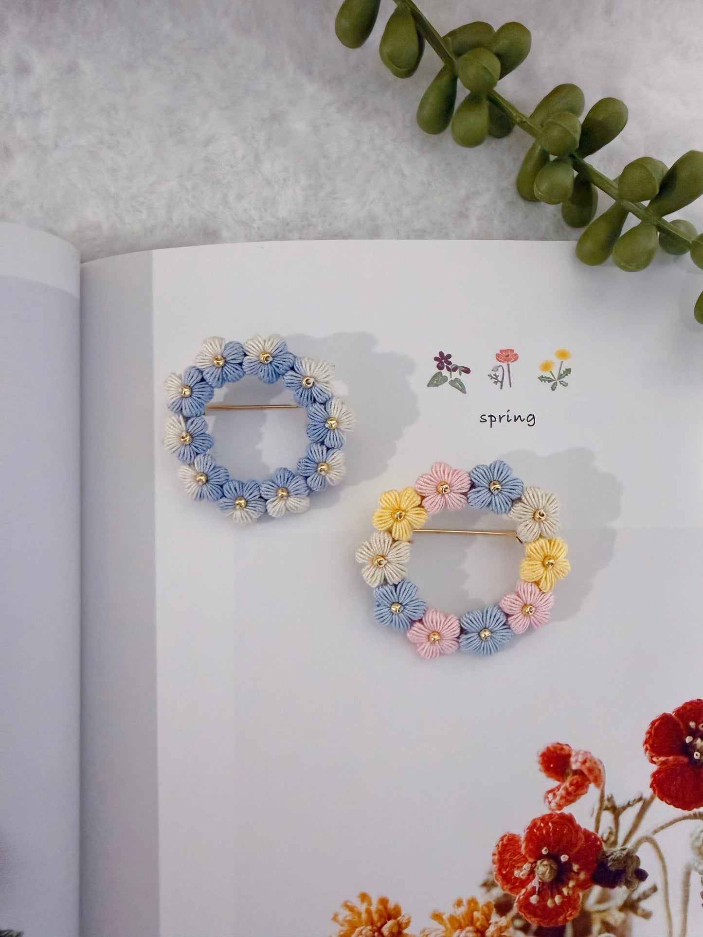 Puff Flowers Wreath Brooch
