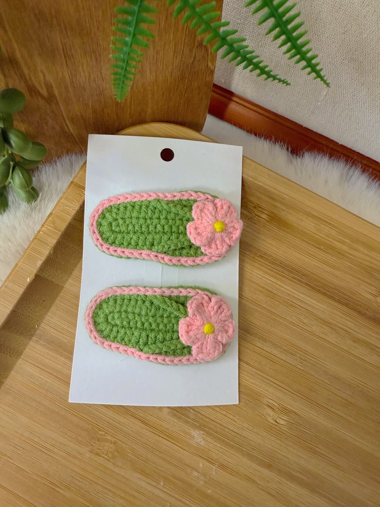 Garden Slipper Hair Clip