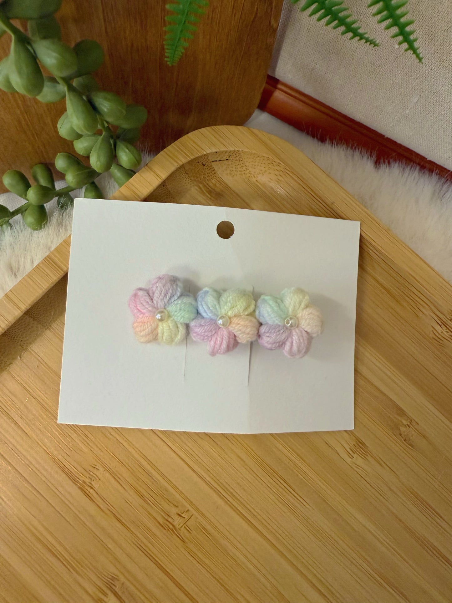 Puff Flowers Hair Clip