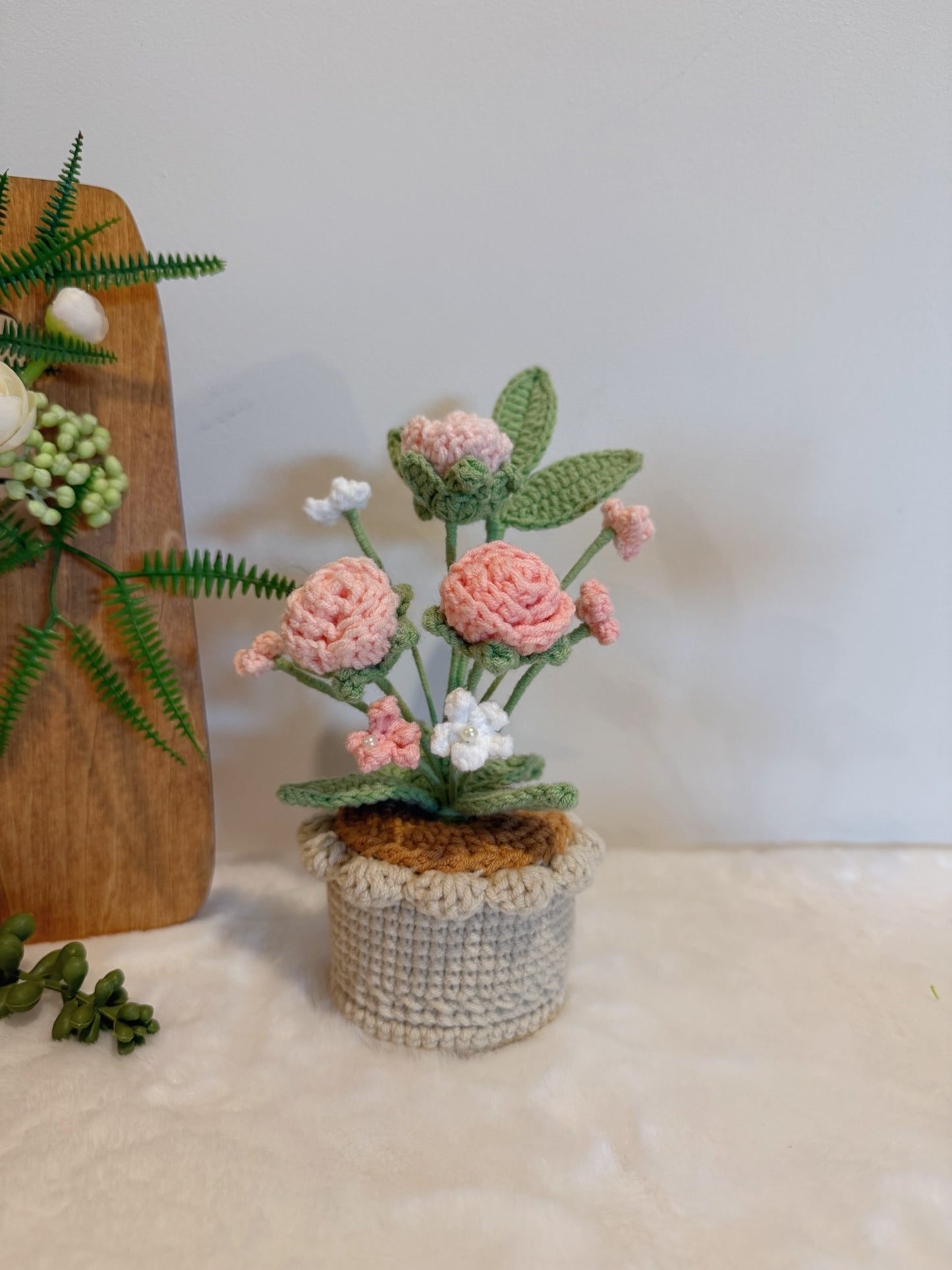 Baby’s Breath & Roses Pot